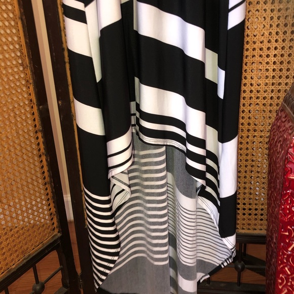 Black and white sleeveless dress - Picture 2 of 5